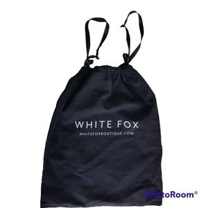 White Fox Boutique Dust Shoe Purse Bag Black and White Cinch Top Cloth Travel